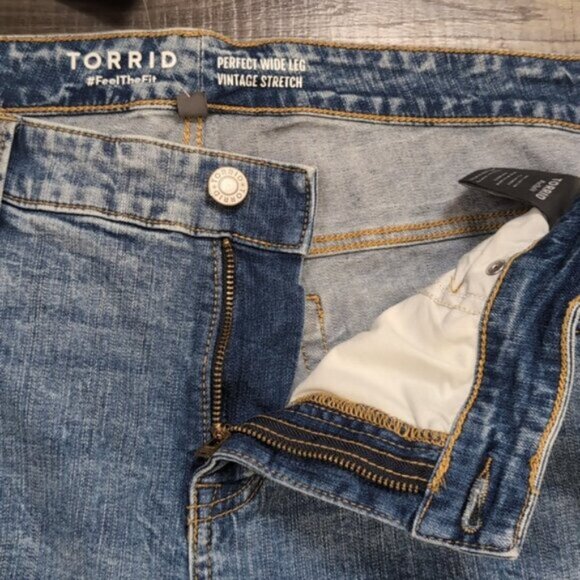 NEW Torrid Perfect Wide Leg Vintage Jeans Size 16 Vintage Stretch Ripped Knee - Picture 7 of 15